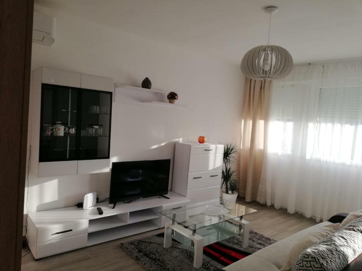 Apartment White Пула Екстериор снимка