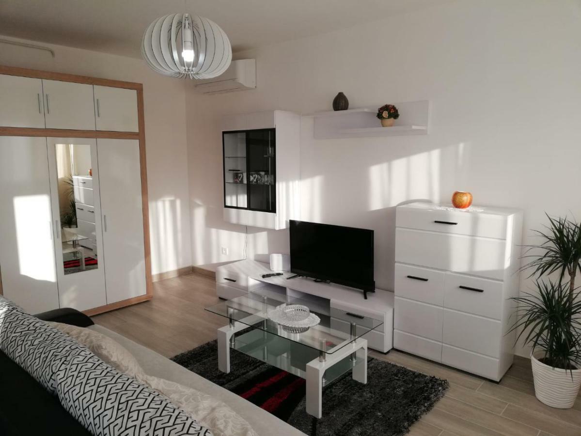 Apartment White Пула Екстериор снимка